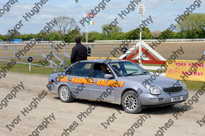 YHR023 
 Keywords: York Harness Racecourse Raceway horse racing trap trotting