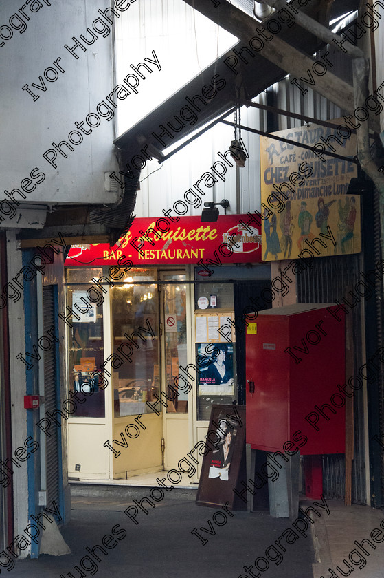 D3S 8943 
 Paris antiques fleamarket puces Saint Ouen Clignancourt 
 Keywords: Paris France French antiques fleamarket puces Saint Ouen Clignancourt market marche halles vernaison guingette chez louisette bar cafe restaurant indoors inside brocante