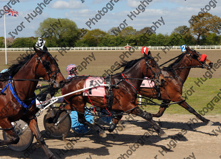 YHR030 
 Keywords: York Harness Racecourse Raceway horse racing trap trotting