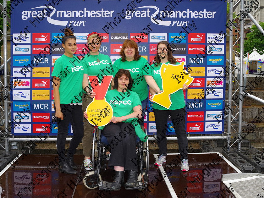 001.1 
 Keywords: NSPCC runners Great Manchester 10k Run 2016 volunteers