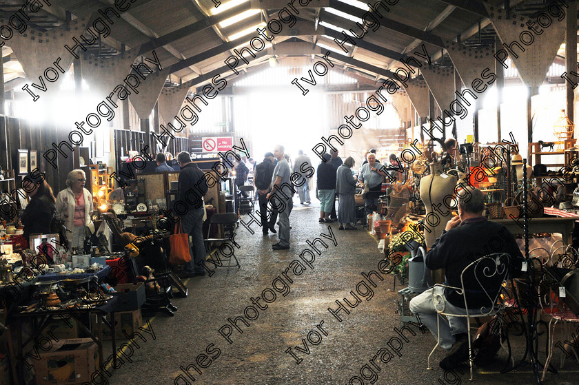 P29 
 Keywords: Peterborough Festival of Antiques Fair Show Showground collectibles collectables