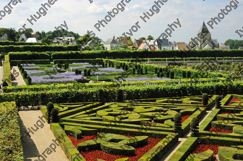 Villandry garden 01 
 Chateau Villandry Loire Valley France 
 Keywords: Chateau Villandry Loire Valley France French architecture gardens garden renaissance castle heges