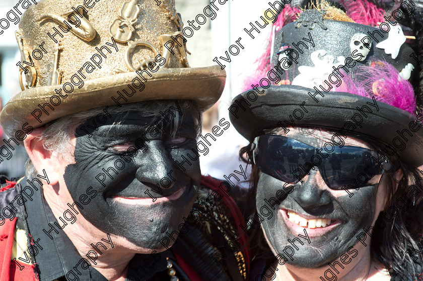 033 
 Keywords: Otley Yorkshire Folk Music Country dance Morris dancing singers Festival 2013