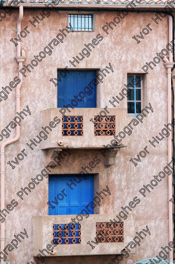 D3S 8915 
 Keywords: Collioure village fishing port Roussillon France 66 June 2014 house window shutters balcony