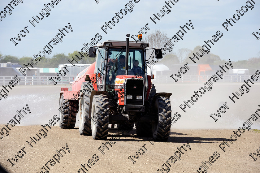 YHR12 
 Keywords: York Harness Racecourse Raceway horse racing trap trotting tractor clearing track