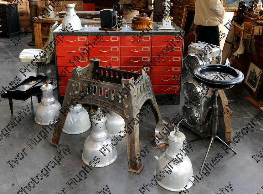 R07 
 Keywords: Rouen Puces rouennaises salon flea market antiques fair show brocante antiquites French France Normandy Seine Maritime industrial art reclamation factory