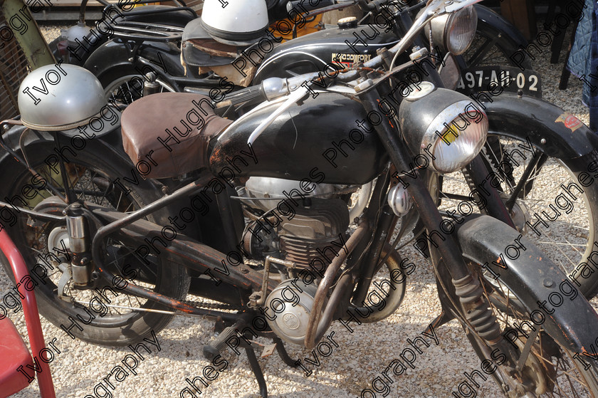 136 
 Keywords: Paris Chatou antiques antiquites jambon Mars March 2017 motor cycle