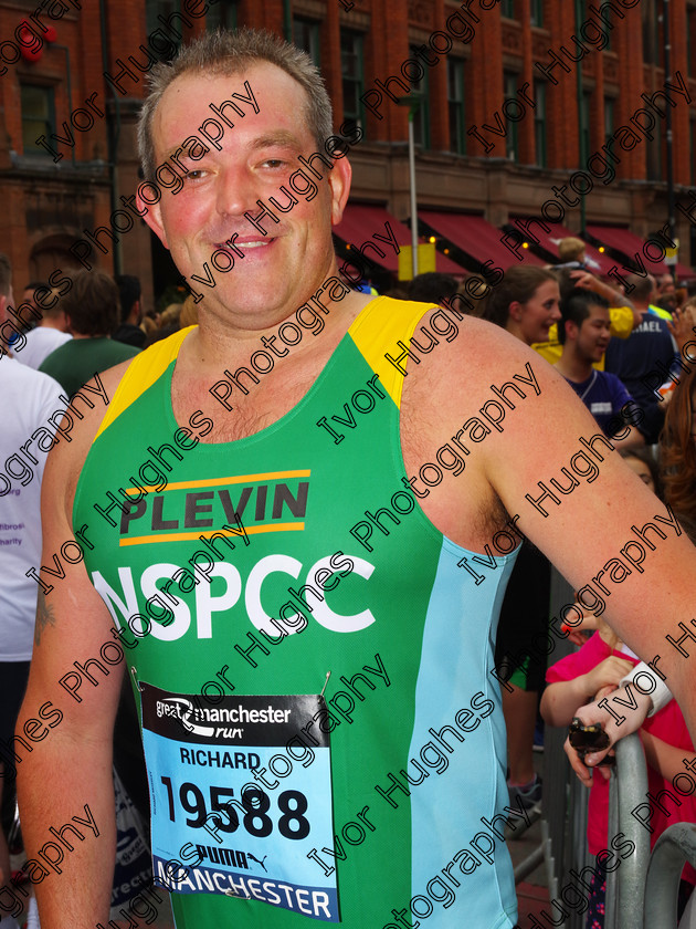 012 
 Keywords: NSPCC runners Great Manchester 10k Run 2016 19588