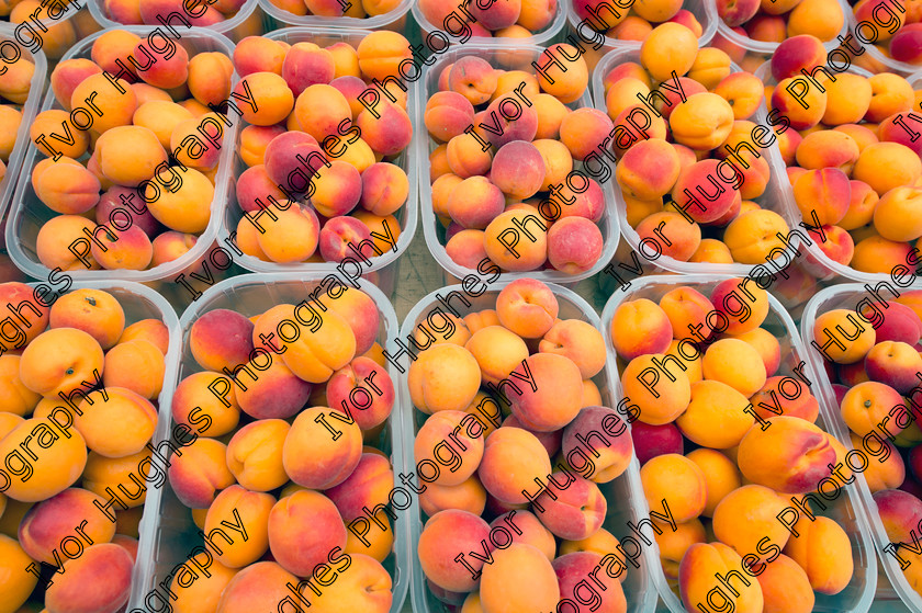 07 
 Keywords: French farmers shop rural country agricultural market fresh produce fruit vegetables Catalan Languedoc Pyrenees apricots abricots