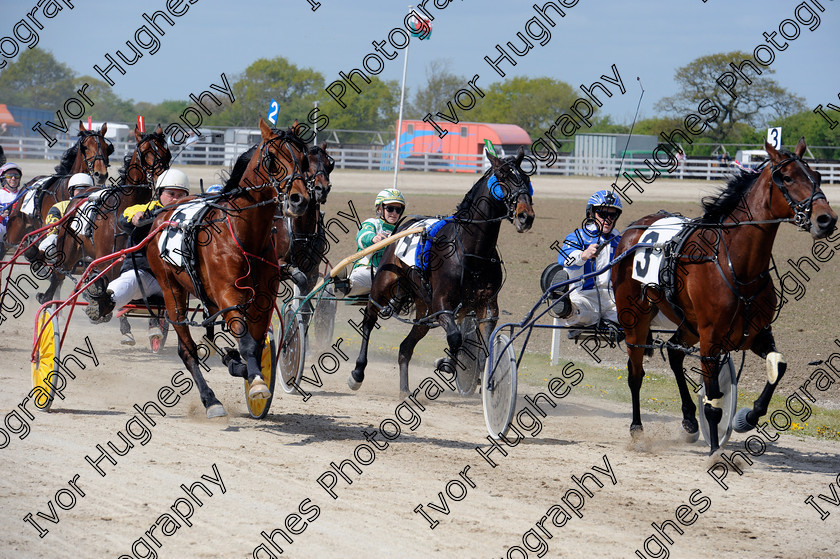 YHR03 
 Keywords: York Harness Racecourse Raceway horse racing trap trotting