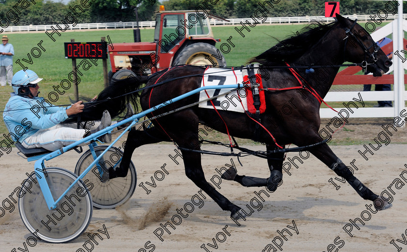 YHR100627.R2 Winner 
 Keywords: York Harness Racecourse Raceway horse racing trap trotting