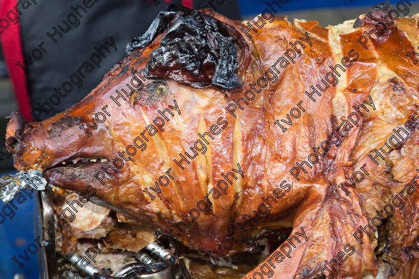 BV0A0020 
 Keywords: 2014 12 07 December Otley Yorkshire Victorian Fair roast pig pork spit crackling barbecue