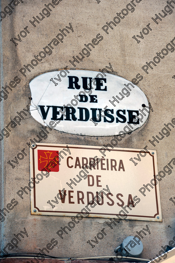 D3N2935 
 Albi town city centre Tarn France street sign old ceramic pottery rue de Verdusse Carriera de Verdussa 
 Keywords: Albi town city centre Tarn France street sign old ceramic pottery rue de Verdusse Carriera de Verdussa