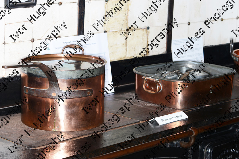 HK03 
 Keywords: Harewood House stately home mansion antique Georgian C18 kitchen C18th copper pan saucepan bain marie