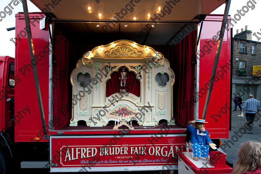 D3N 6671 
 Keywords: Otley LS21 Yorkshire Victorian Fair 2013 costume street market