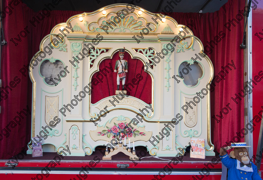 BV0A0011 
 Keywords: 2014 12 07 December Otley Yorkshire Victorian Fair barrel organ monkey grinder