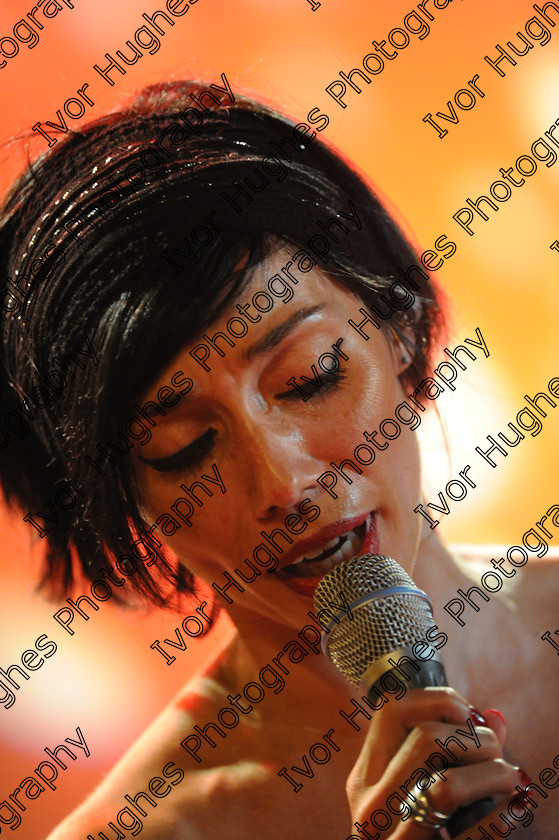 A06 
 Keywords: Ananda France French rock star singer Albi concert